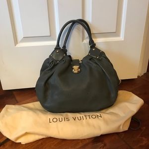 Louis Vuitton Mahina L Handbag in Anthracite